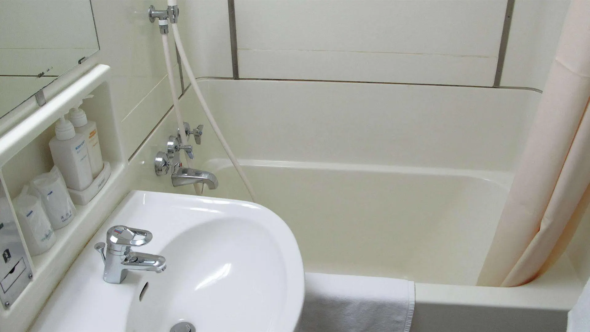 The Palace Side Hotel Kyōto 3*,